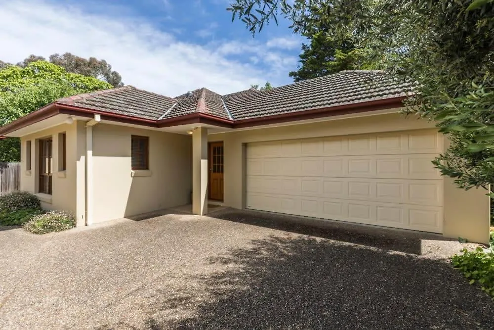 3 Bdrm 2 Bthrm House Close To Canberra Cbd & Anu