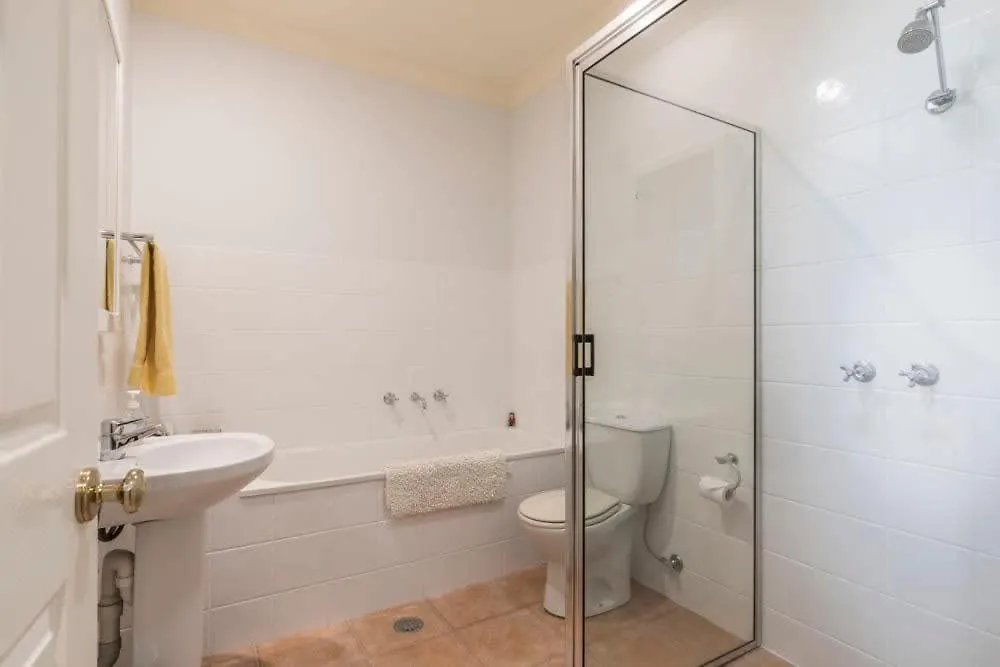 3 Bdrm 2 Bthrm House Close To Canberra Cbd & Anu