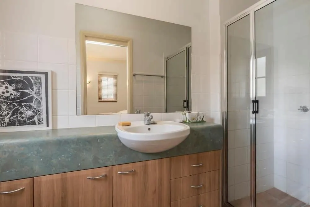 3 Bdrm 2 Bthrm House Close To Canberra Cbd & Anu 度假居